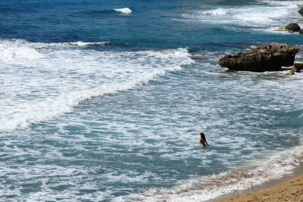 Der Sommer am Meer, einsam am Strand